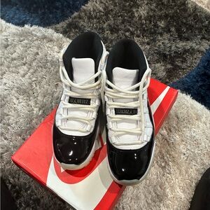 Jordan Athletic Shoes Black and White